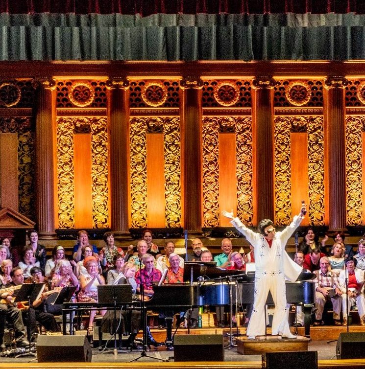 Murray Kidd as Elvis